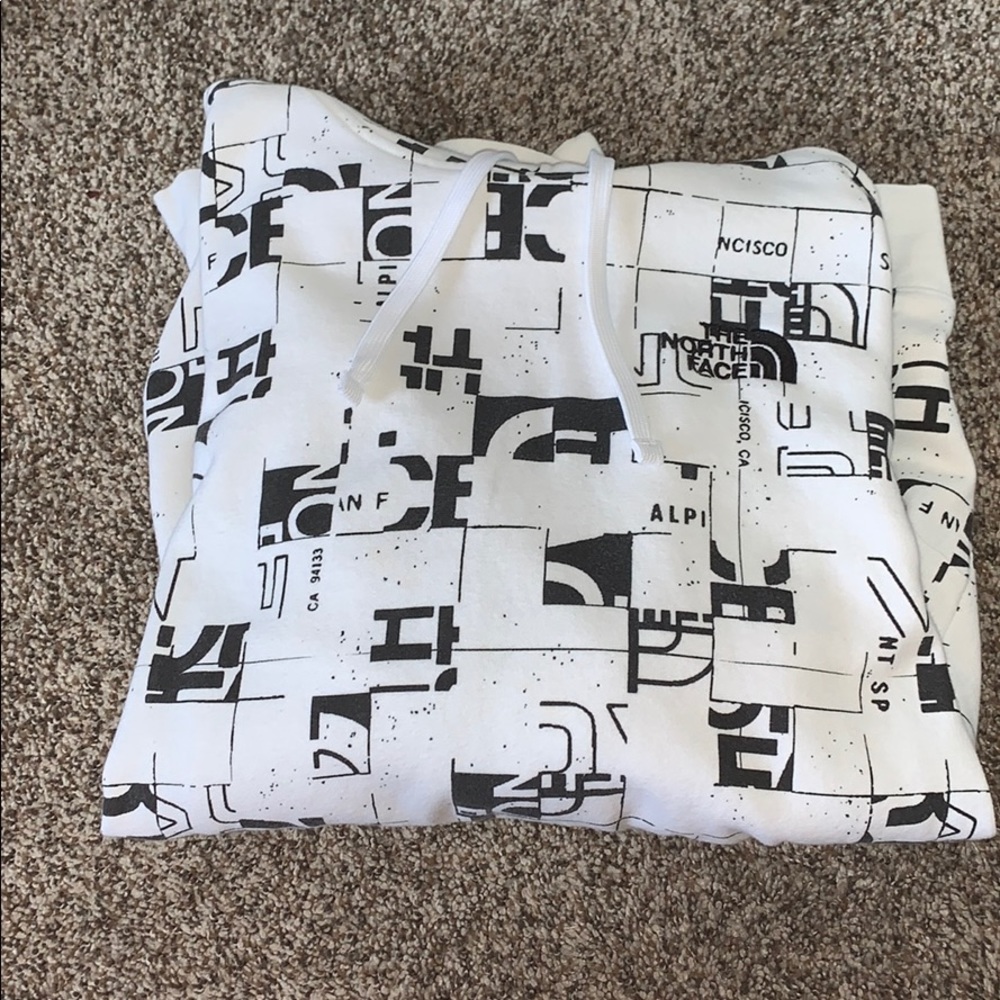 NORTH FACE HOODIE